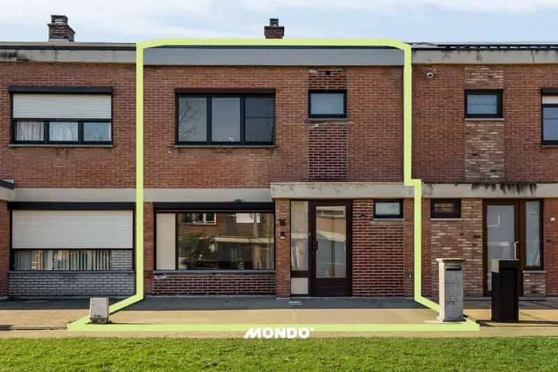Instapklare woning met 3 slaapkamers en garage!