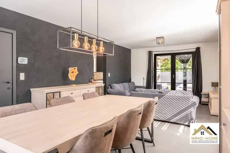 Recente energiezuinige ruime HOB in woonwijk!