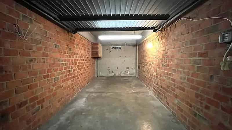 Garage  te Ganshoren 