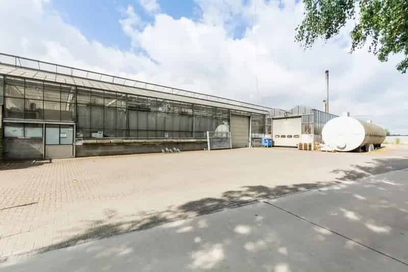 Welgelegen serrecomplex, ideaal voor agrarische activiteiten