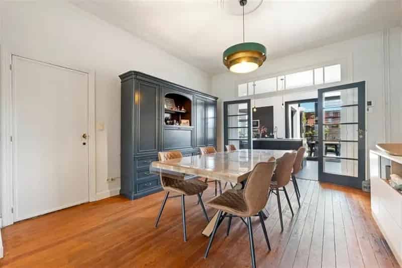 PRACHTIG HERENHUIS MET 4 SLKS EN GARAGE IN HASSELT