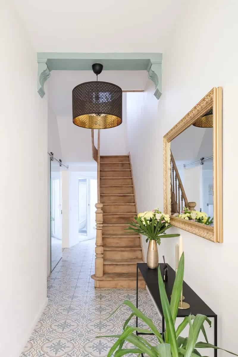 Trendy burgerhuis met garage in hartje Lauwe