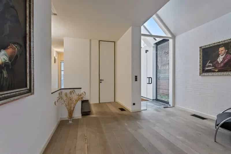 Unieke vrijstaande woning met twee woonentiteiten in het centrum van Bilzen-Hoeselt