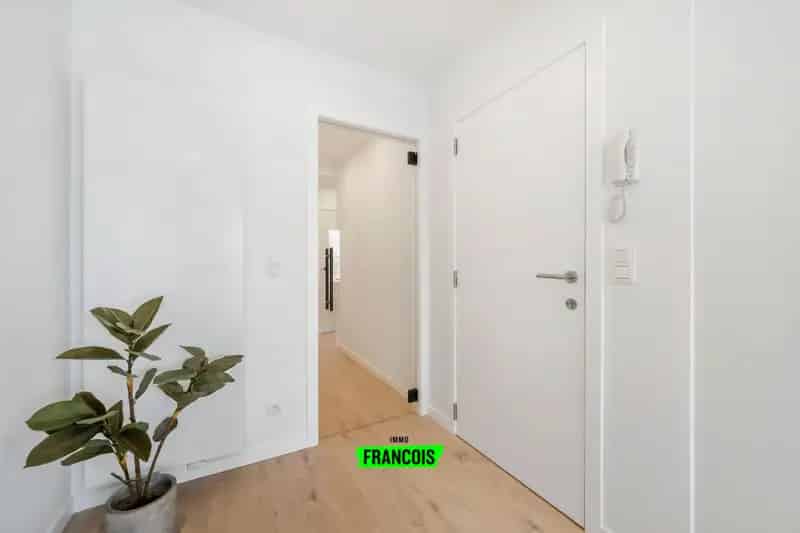 Instapklaar appartement aan het Petrus en Paulusplein in Oostende