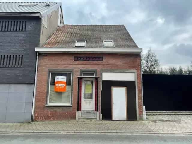 Huis te huur Lauwe: Renovatieproject met mogelijkheden