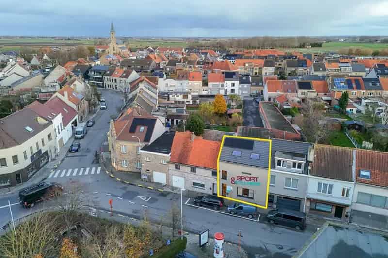 Instapklare woning met praktijkruimte of kantoor in Bredene