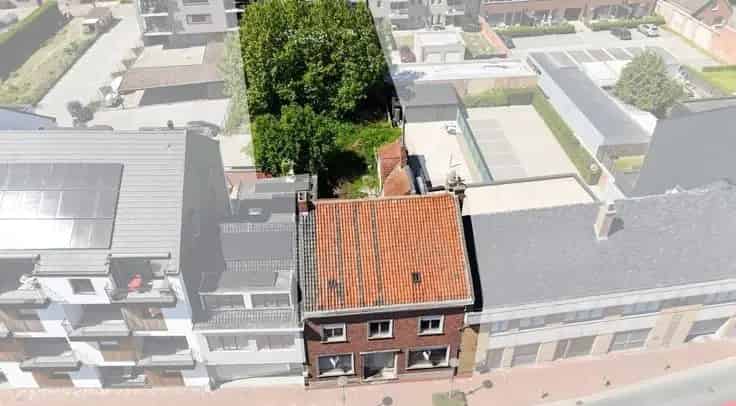 Authentieke woning te koop met tuin en garage in Ooigem
