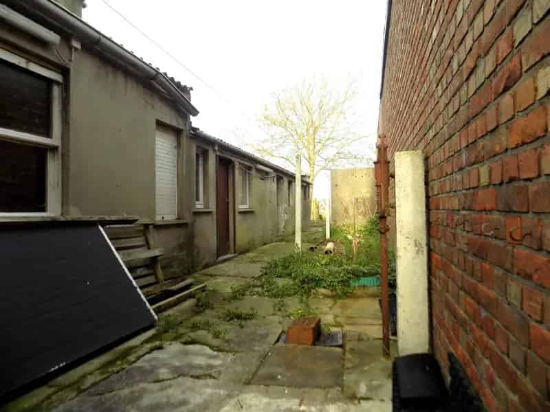 Uniek renovatieproject op 861m² in hartje Zandvoorde