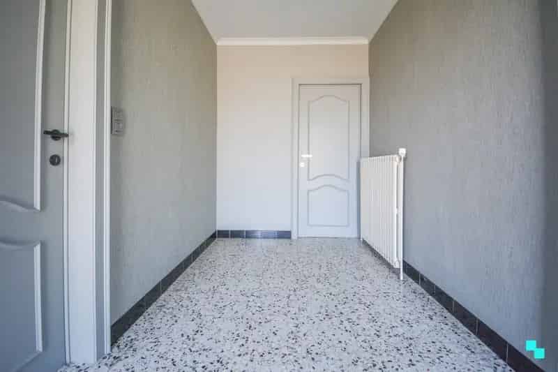 Te renoveren eengezinswoning met magazijn te Hooglede