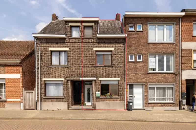 Woning met 3 slpk + bureau, kelder/zolder, tuin en servitude
