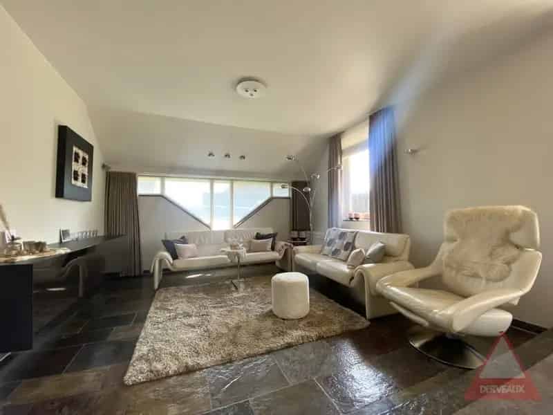 Beselare – Ruime alleenstaande villa met tuin en vijver
