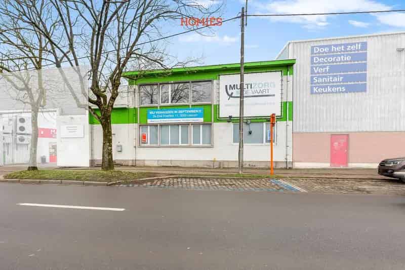 Polyvalente handelsruimte op strategische locatie