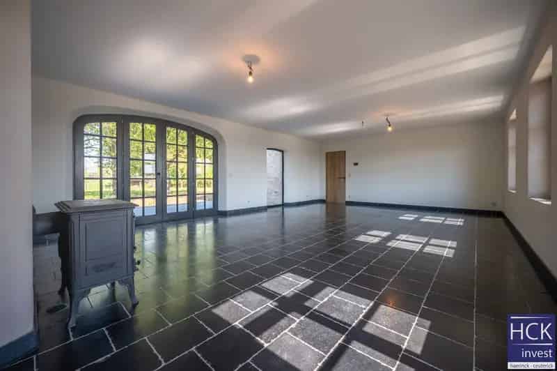 KRUISHOUTEM - Exclusieve landelijke woning met bijgebouwen, high-end afwerking!!