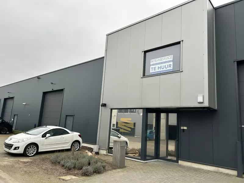 BEDRIJFSUNIT MET KANTOOR