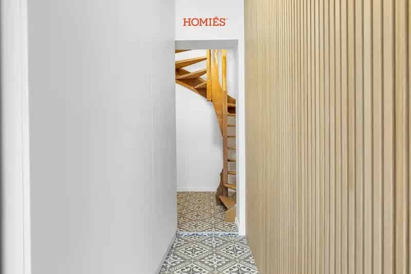 Opbrengsteigendom met 3 appartementen en handelszaak op AAA-locatie!