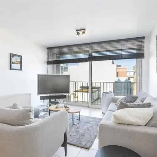 Zonnig Duplex Appartement met Panoramisch Uitzicht Nabij Strand