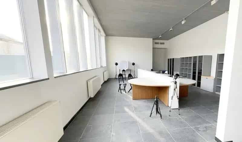 INSTAPKLAAR KANTOORGEBOUW TOPLOCATIE T.O.V. DELHAIZE DEINZE