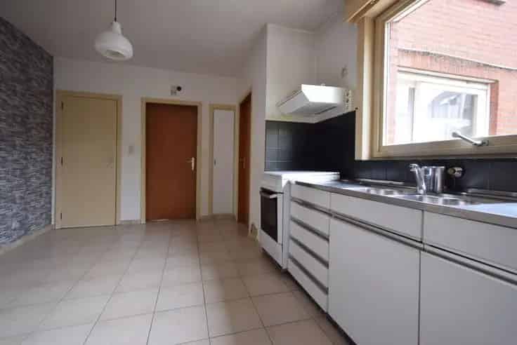 Huis Te Koop Beveren Centrum: Ruime 4 Slaapkamers, Garage