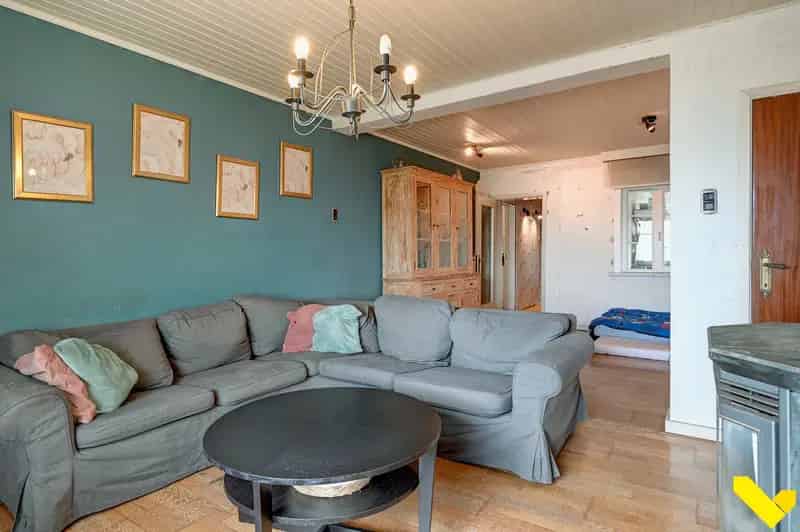 Leuke Op Te Frissen Woning Op Een Perceel Van 5 Are.