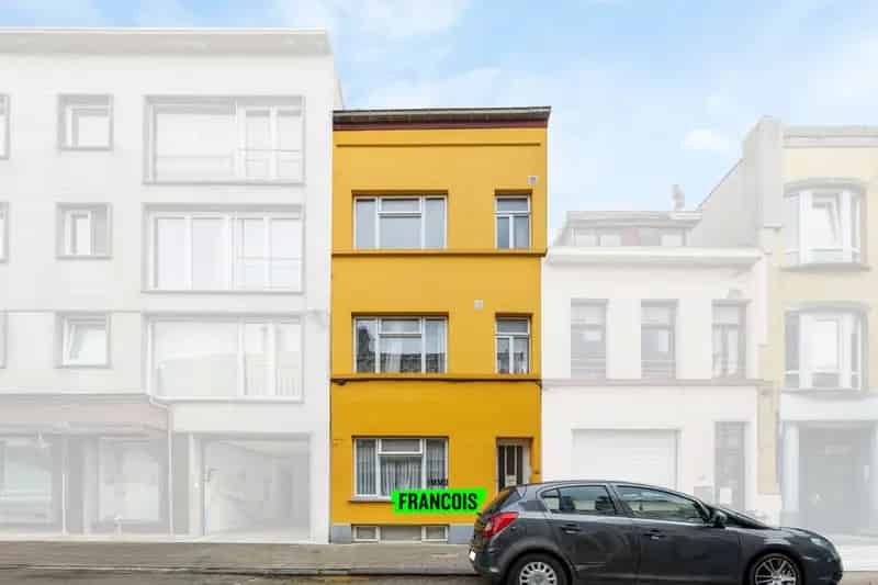 Opbrengsteigendom met 3 vergunde entiteiten te Oostende.