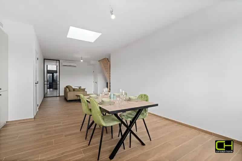 Duurzame en comfortabele woning met tuin en private parkeerplaats