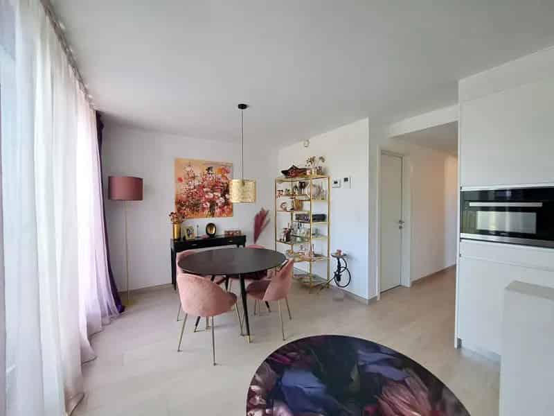 Appartement te koop: Rustig 2 Slaapkamer Appartement met Laadpunt