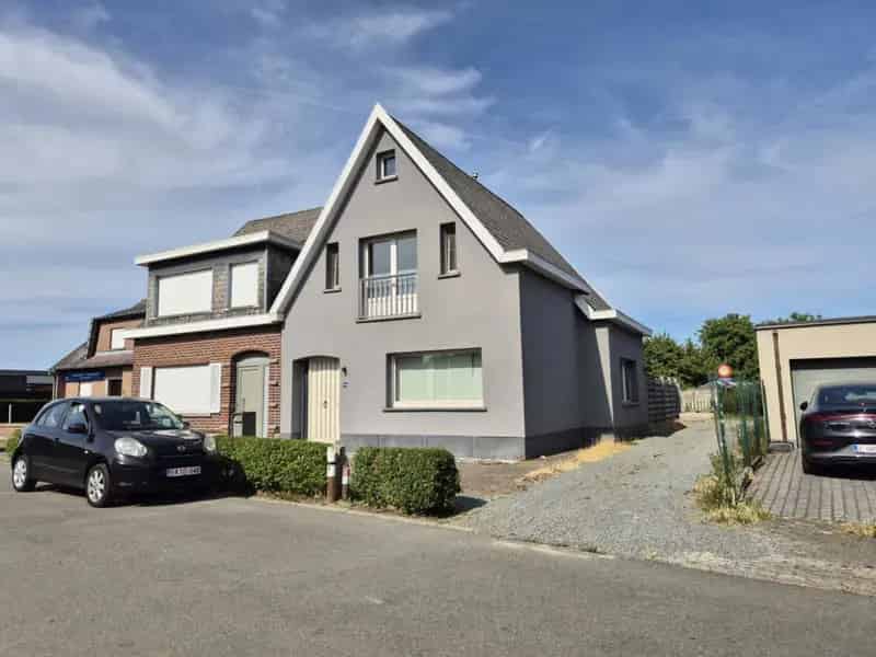 Halfopen bebouwing met tuin en parkeerplaatsen - WICHELEN