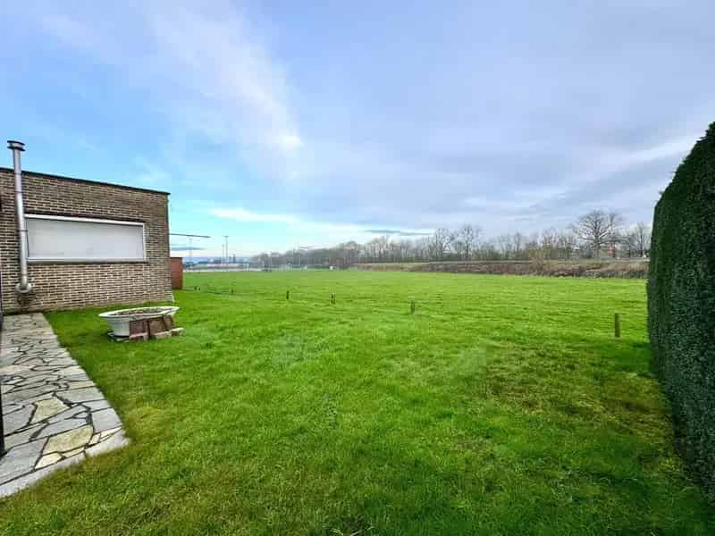 ALLEENSTAANDE VILLA MET 4 SLAAPKAMERS, GARAGE EN TUIN