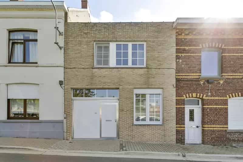 Instapklare woning met garage en aangenaam terras!