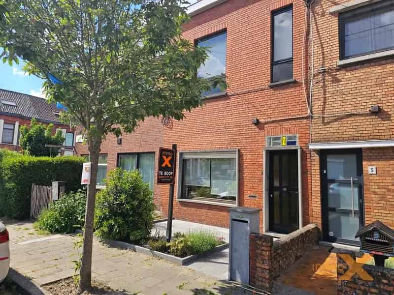 CHARMANTE WONING MET TUIN EN GARAGE