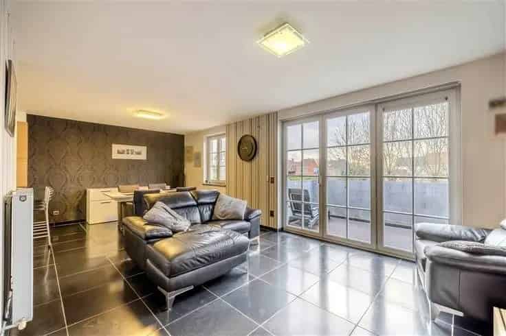 Appartement Te Koop  Instapklaar met Terras Garagebox