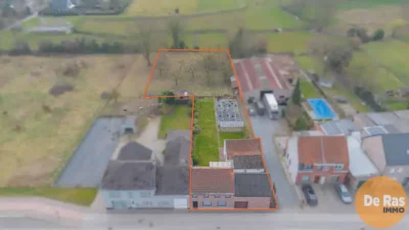 BURST - Goed onderhouden woning gelegen op een groot perceel