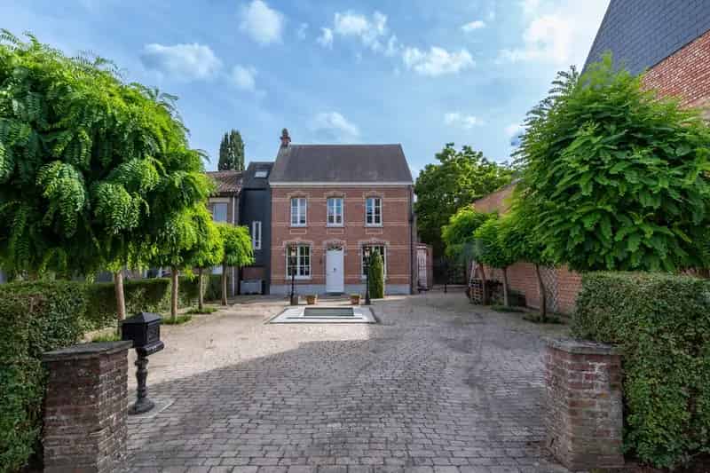 Karaktervolle burgerwoning met prachtige tuin