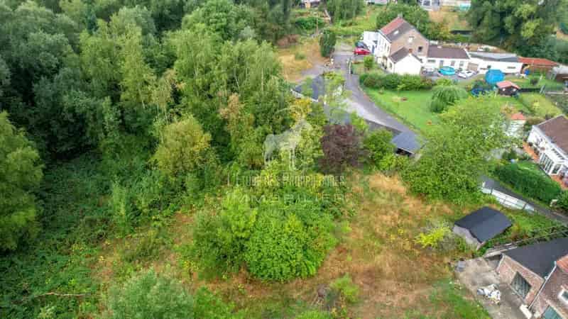 Bouwgrond te koop in Roux
