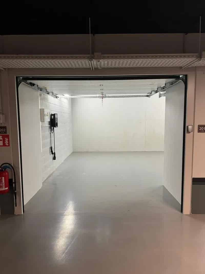 Ruime garagebox te huur onder het Albertplein!