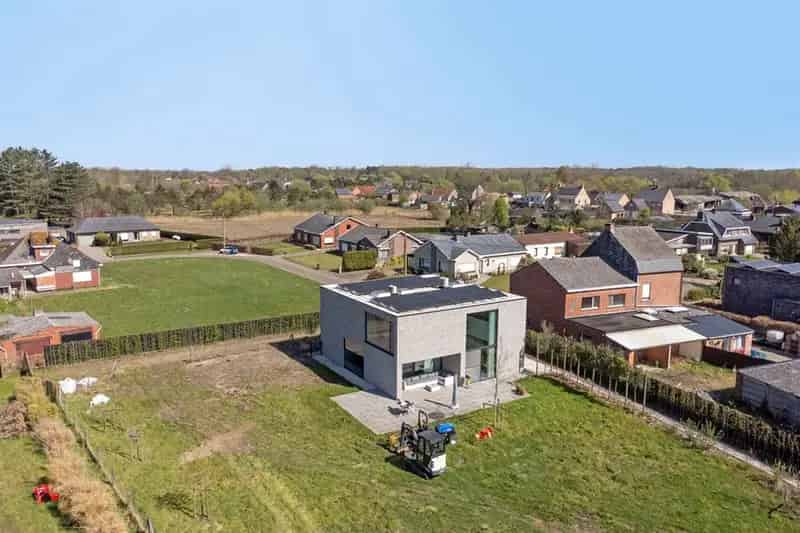 Moderne Villa te Ramsel 4 slaapkamers Grote Kelder 35 Zonnepanelen