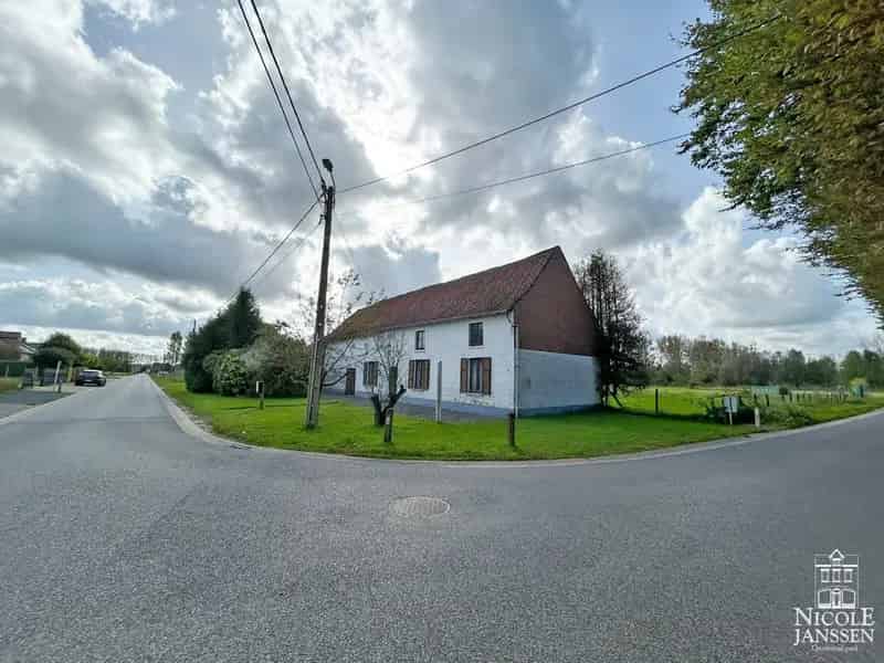 Authentieke, op te knappen hoeve in landelijke omgeving