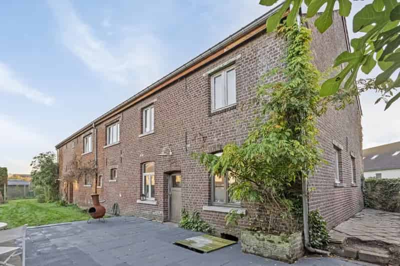 Authentieke woning met veel potentieel in groene omgeving