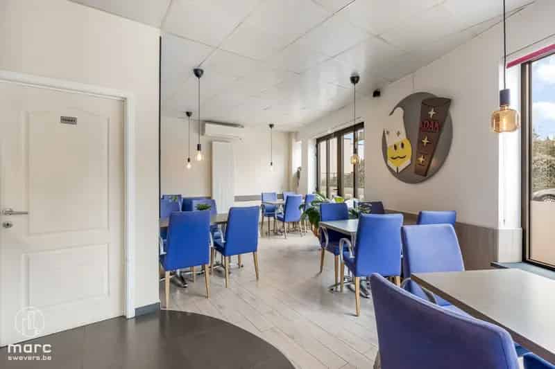 Gunstige investering | Handelszaak en appartement op toplocatie in Hamont-Achel