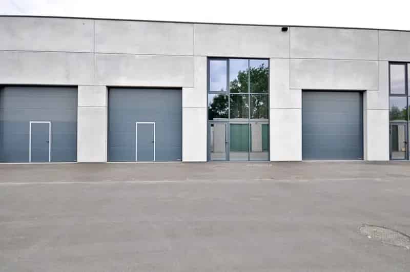 Nieuwbouw bedrijfsgebouw te huur in Renaix