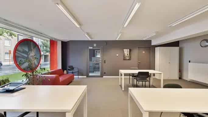 Kantoor te koop in Arme-Klarenstraat 27, Roeselare - Dewaele
