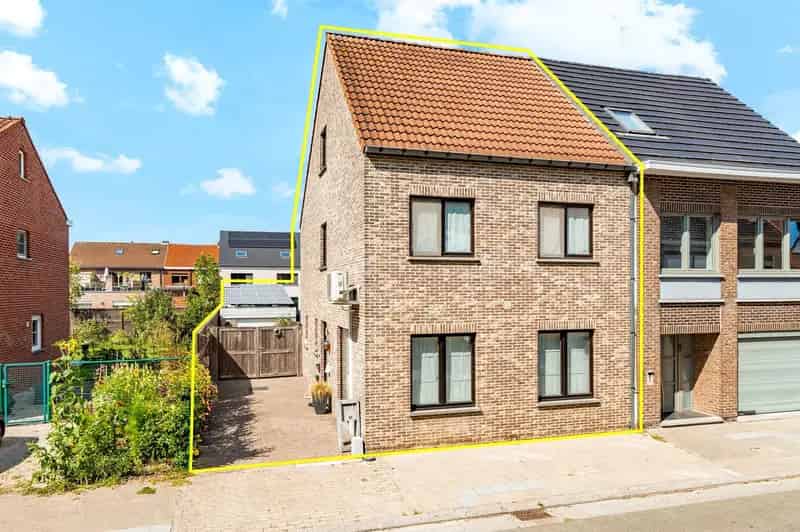 Gunstig gelegen woning met tuin, garage en 3 slks