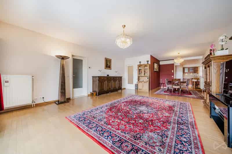 Appartement met drie slaapkamers in Berchem-sainte-agathe