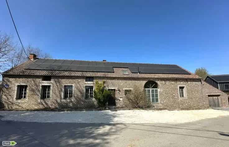 Ruime Fermette Te Koop Met Zwembad En Zonnepanelen