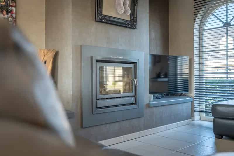 Instapklare woning met 3 slpks, garage en gezellige tuin op 675m².