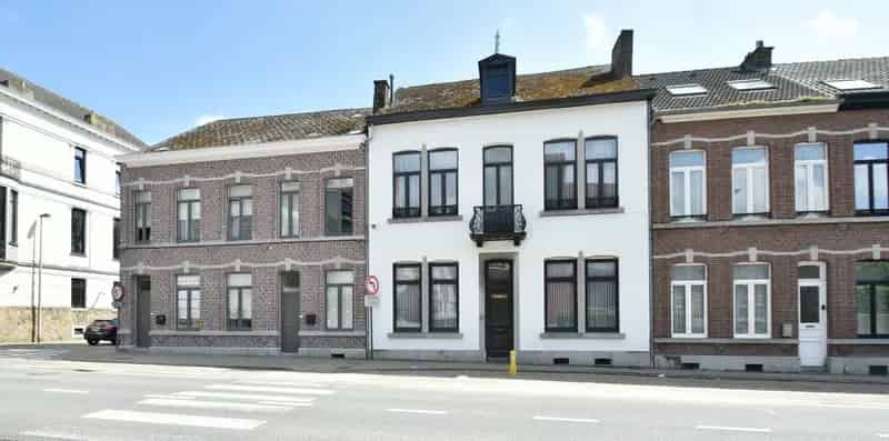 Schitterende exclusieve herenwoning in neoclassicistische stijl op een toplocatie nabij het centrum van Tongeren