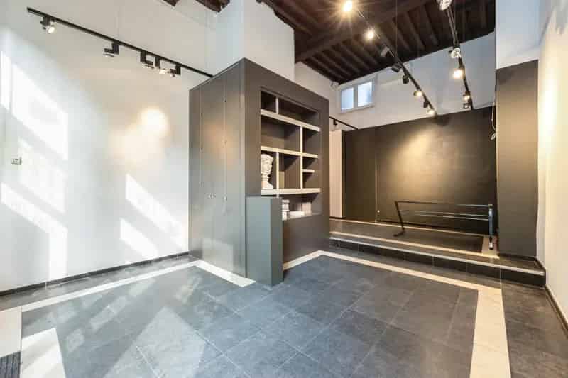 ANTWERPEN-CENTRUM - Karaktervol handelshuis met triplex appartement
