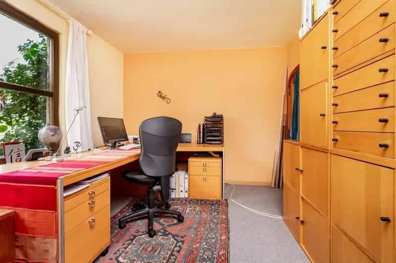 Ruime villa met extra woonhuis/praktijk op 4853m²!
