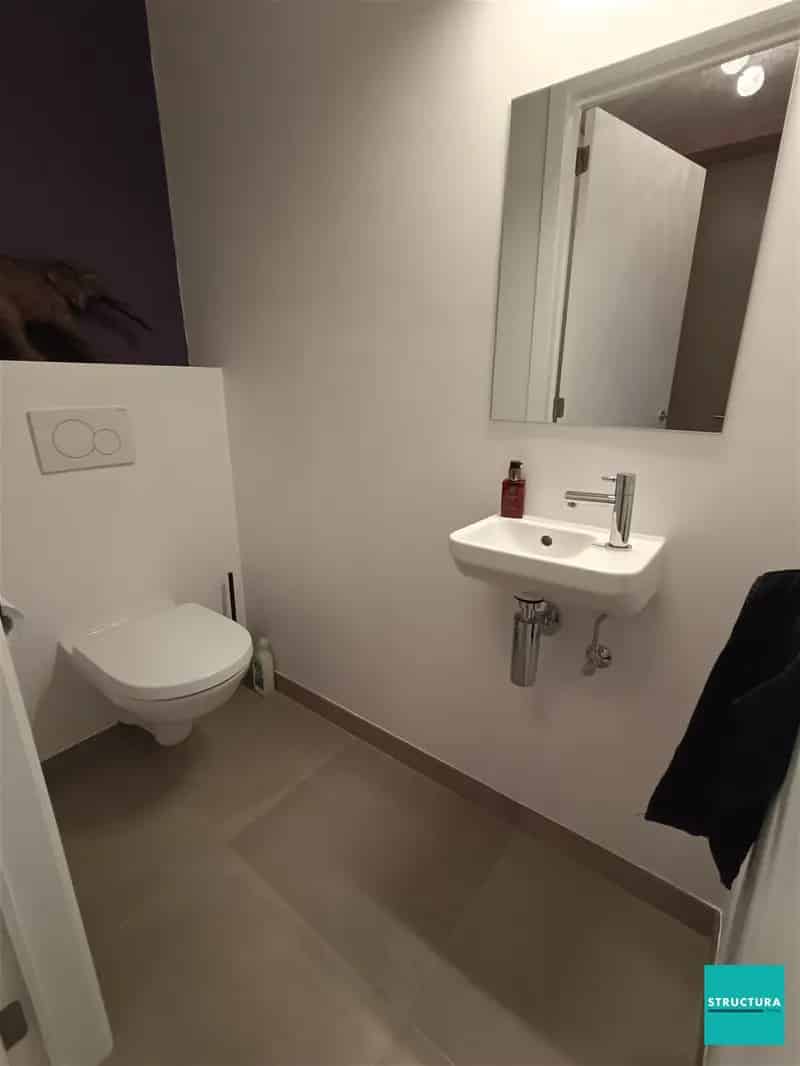 BEZOEKEN VOLZET:     Gerenoveerde twee slaapkamer woning in de dorpskern van Ossel