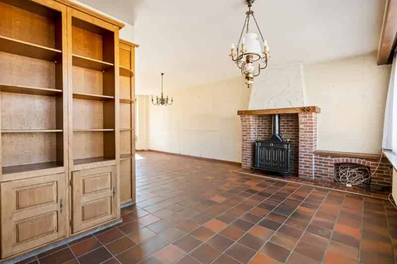 Ruime, op te frissen woning met 3 slpk., tuin en inpandige garage